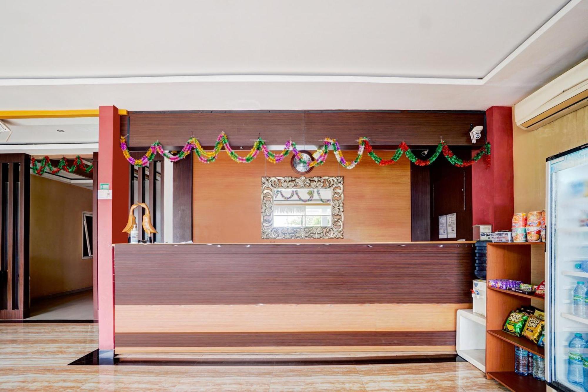 Hotel O Siwalankerto Near Surabaya Carnival Exterior foto