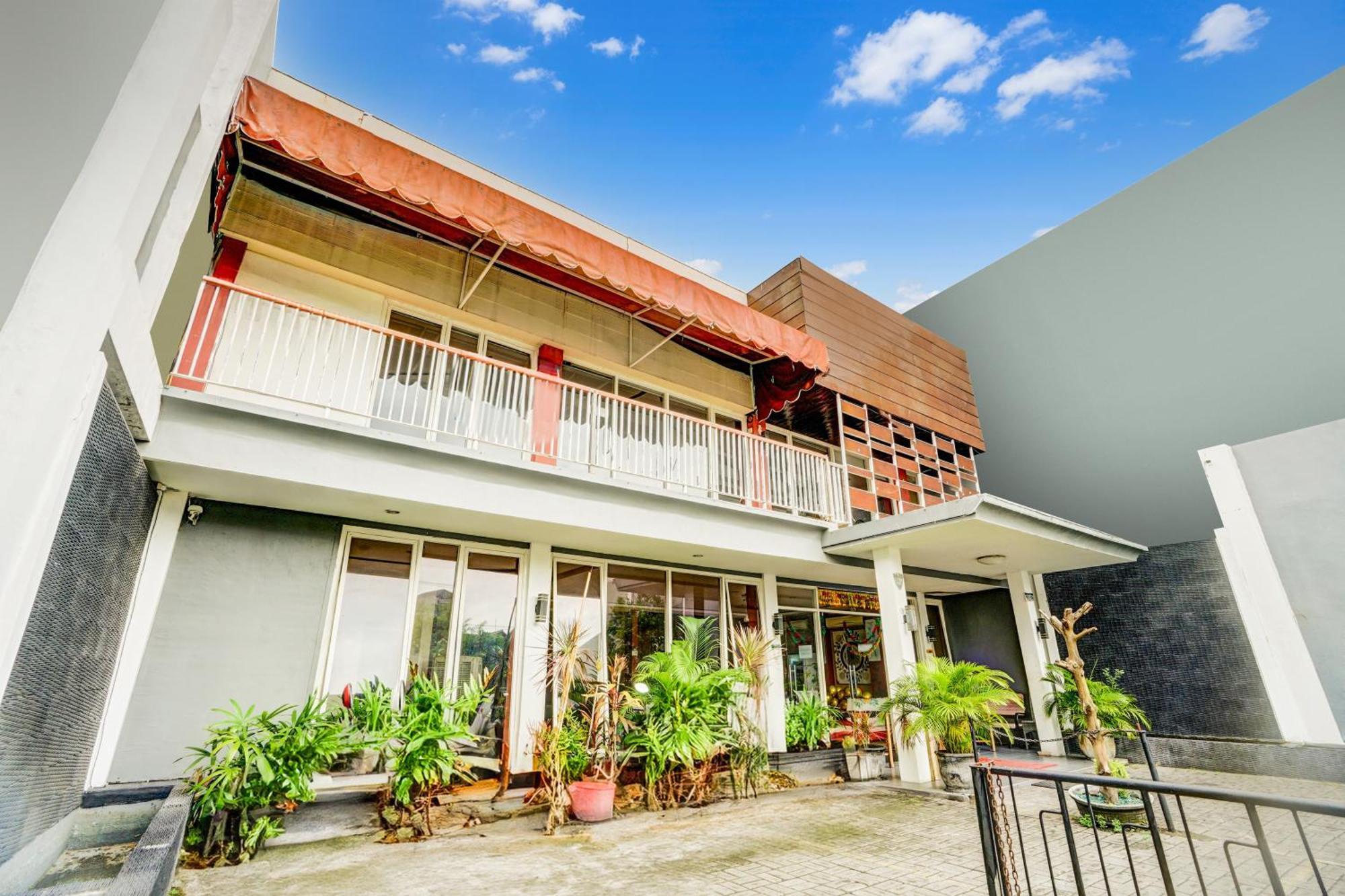 Hotel O Siwalankerto Near Surabaya Carnival Exterior foto